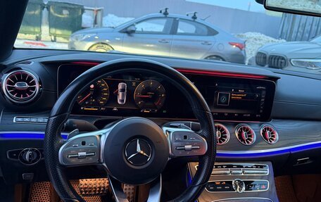 Mercedes-Benz E-Класс, 2019 год, 3 907 000 рублей, 10 фотография