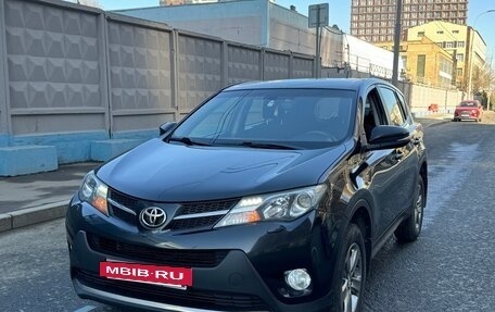 Toyota RAV4, 2015 год, 1 920 000 рублей, 13 фотография
