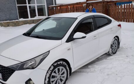 Hyundai Solaris II рестайлинг, 2022 год, 1 400 000 рублей, 2 фотография