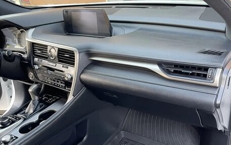 Lexus RX IV рестайлинг, 2017 год, 4 100 000 рублей, 15 фотография