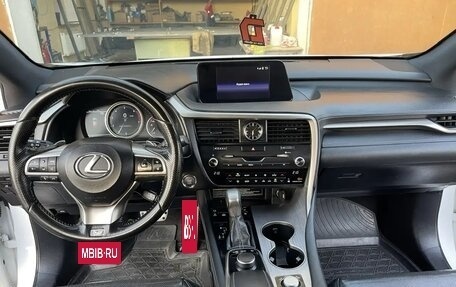 Lexus RX IV рестайлинг, 2017 год, 4 100 000 рублей, 3 фотография