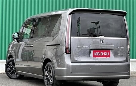 Honda Stepwgn, 2022 год, 2 250 000 рублей, 3 фотография