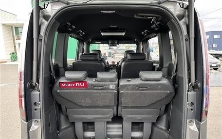 Honda Stepwgn, 2022 год, 2 250 000 рублей, 16 фотография