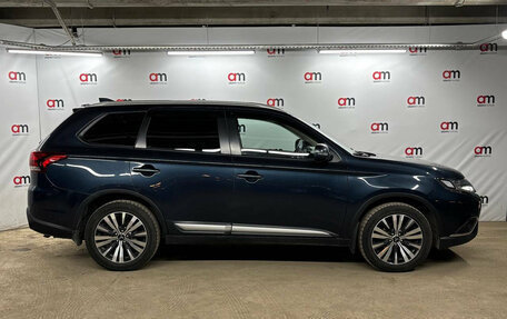 Mitsubishi Outlander III рестайлинг 3, 2019 год, 2 099 000 рублей, 8 фотография