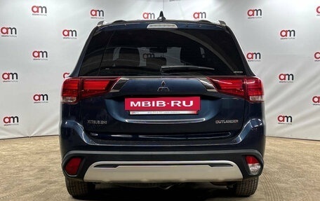 Mitsubishi Outlander III рестайлинг 3, 2019 год, 2 099 000 рублей, 5 фотография