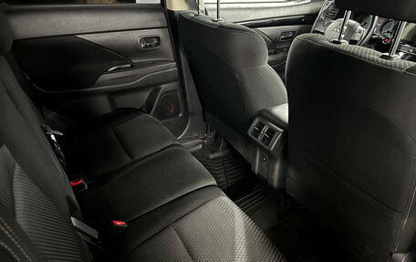 Mitsubishi Outlander III рестайлинг 3, 2019 год, 2 099 000 рублей, 19 фотография