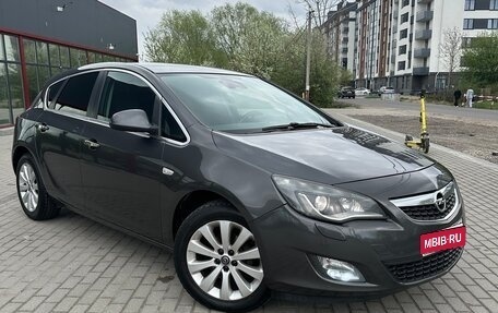 Opel Astra J, 2010 год, 707 707 рублей, 1 фотография