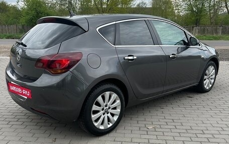 Opel Astra J, 2010 год, 707 707 рублей, 2 фотография