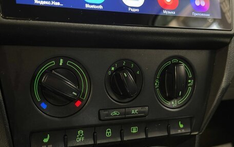 Skoda Rapid I, 2015 год, 733 000 рублей, 17 фотография