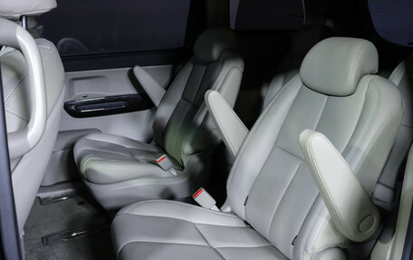 KIA Carnival III, 2019 год, 2 949 700 рублей, 11 фотография