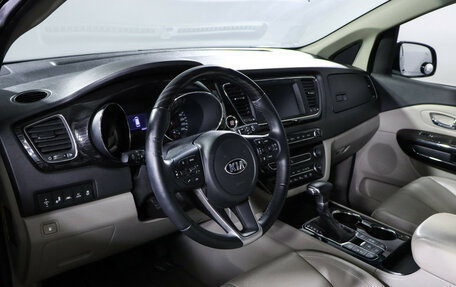 KIA Carnival III, 2019 год, 2 949 700 рублей, 15 фотография