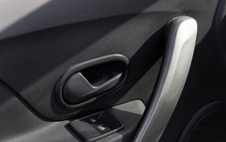 Renault Logan II, 2019 год, 720 000 рублей, 14 фотография