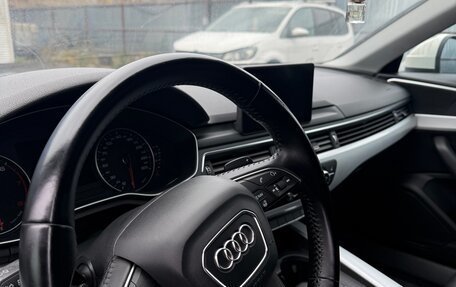 Audi A4, 2017 год, 2 200 000 рублей, 10 фотография