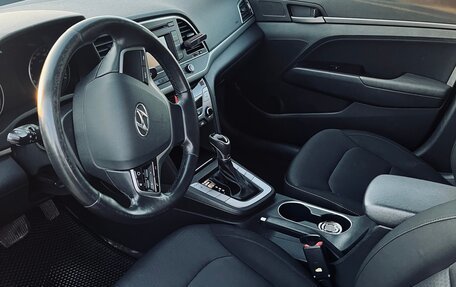 Hyundai Elantra VI рестайлинг, 2017 год, 1 350 000 рублей, 7 фотография