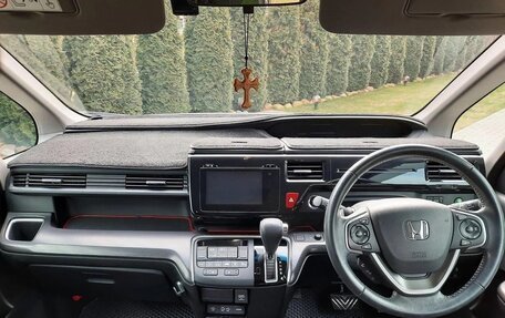 Honda Stepwgn IV, 2020 год, 1 970 000 рублей, 15 фотография