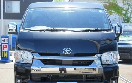 Toyota HiAce H200, 2023 год, 4 715 000 рублей, 2 фотография