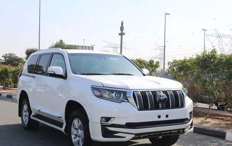 Toyota Land Cruiser Prado 150 рестайлинг 2, 2023 год, 7 850 000 рублей, 2 фотография