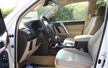 Toyota Land Cruiser Prado 150 рестайлинг 2, 2023 год, 7 850 000 рублей, 9 фотография