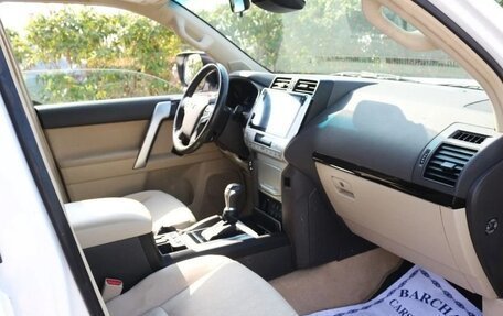 Toyota Land Cruiser Prado 150 рестайлинг 2, 2023 год, 7 850 000 рублей, 8 фотография