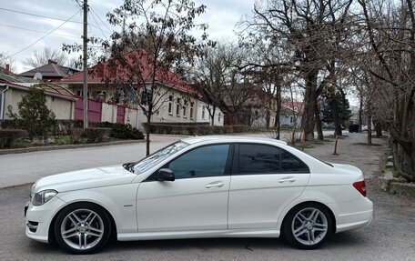 Mercedes-Benz C-Класс, 2011 год, 1 380 000 рублей, 2 фотография