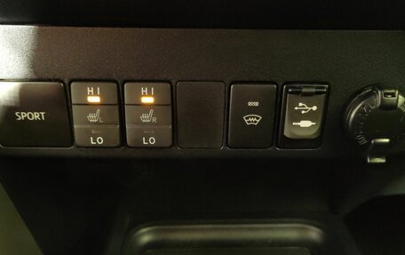 Toyota RAV4, 2016 год, 1 907 400 рублей, 19 фотография