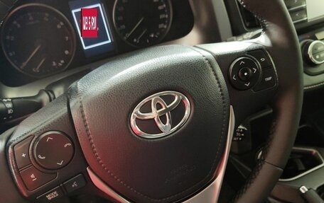 Toyota RAV4, 2016 год, 1 907 400 рублей, 17 фотография