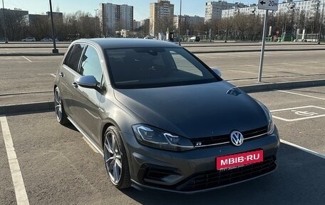 Volkswagen Golf R VII, 2019 год, 4 400 000 рублей, 1 фотография