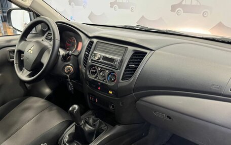 Mitsubishi L200 IV рестайлинг, 2016 год, 1 617 000 рублей, 8 фотография