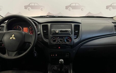 Mitsubishi L200 IV рестайлинг, 2016 год, 1 617 000 рублей, 11 фотография