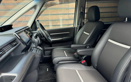 Honda Stepwgn IV, 2021 год, 2 170 000 рублей, 14 фотография