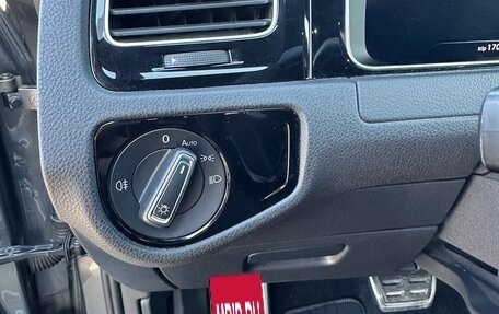 Volkswagen Golf R VII, 2019 год, 4 400 000 рублей, 12 фотография