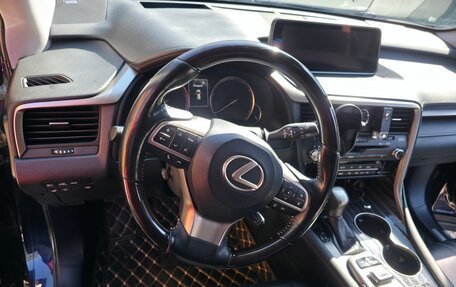 Lexus RX IV рестайлинг, 2018 год, 4 300 000 рублей, 7 фотография