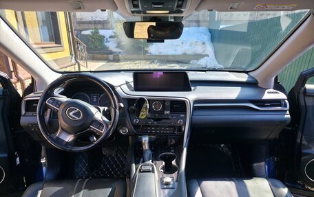 Lexus RX IV рестайлинг, 2018 год, 4 300 000 рублей, 10 фотография