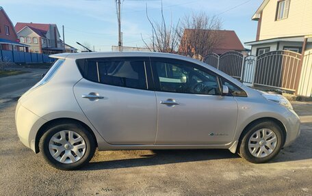 Nissan Leaf I, 2014 год, 1 216 000 рублей, 2 фотография