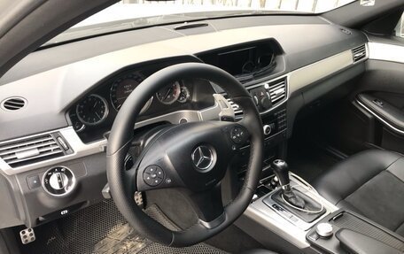 Mercedes-Benz E-Класс, 2011 год, 1 600 000 рублей, 2 фотография