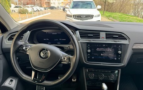 Volkswagen Tiguan II, 2018 год, 2 500 000 рублей, 5 фотография