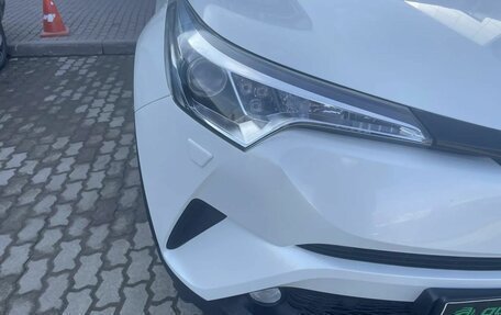 Toyota C-HR I рестайлинг, 2019 год, 2 345 000 рублей, 4 фотография