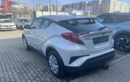 Toyota C-HR I рестайлинг, 2019 год, 2 345 000 рублей, 8 фотография