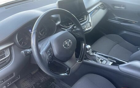 Toyota C-HR I рестайлинг, 2019 год, 2 345 000 рублей, 10 фотография