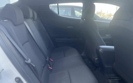 Toyota C-HR I рестайлинг, 2019 год, 2 345 000 рублей, 16 фотография