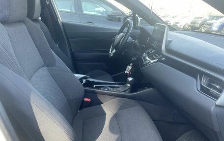 Toyota C-HR I рестайлинг, 2019 год, 2 345 000 рублей, 13 фотография