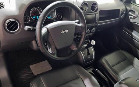 Jeep Liberty (Patriot), 2010 год, 1 100 000 рублей, 12 фотография