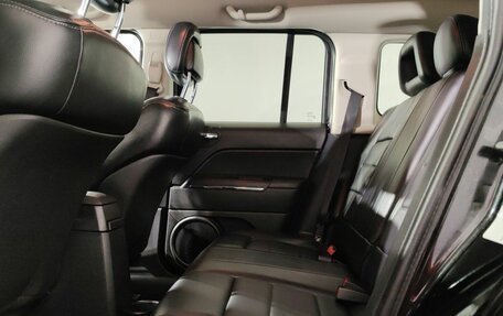 Jeep Liberty (Patriot), 2010 год, 1 100 000 рублей, 14 фотография