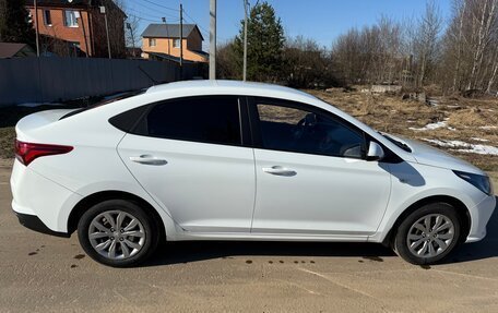 Hyundai Solaris II рестайлинг, 2020 год, 1 550 000 рублей, 4 фотография