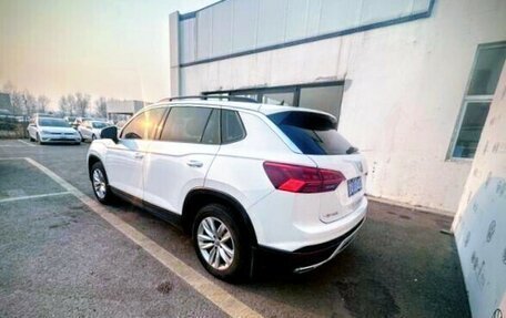Volkswagen Tiguan II, 2021 год, 2 330 000 рублей, 2 фотография