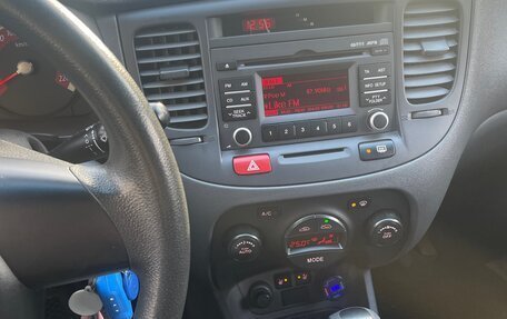 KIA Rio II, 2011 год, 600 000 рублей, 12 фотография