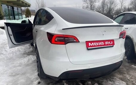 Tesla Model Y I, 2021 год, 3 800 000 рублей, 3 фотография