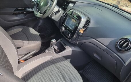 Renault Kaptur I рестайлинг, 2017 год, 1 450 000 рублей, 6 фотография