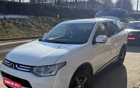 Mitsubishi Outlander III рестайлинг 3, 2012 год, 1 150 000 рублей, 1 фотография