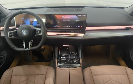 BMW 5 серия, 2025 год, 8 899 000 рублей, 9 фотография